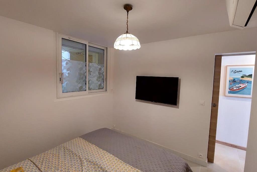 Front De Mer - Emplacement Prise Au Calme - T2 Moderne Et Entierement Climatise - Tout A Pieds Sanary-sur-Mer Exterior photo