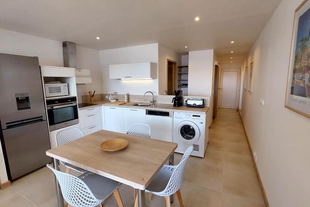 Front De Mer - Emplacement Prise Au Calme - T2 Moderne Et Entierement Climatise - Tout A Pieds Sanary-sur-Mer Exterior photo