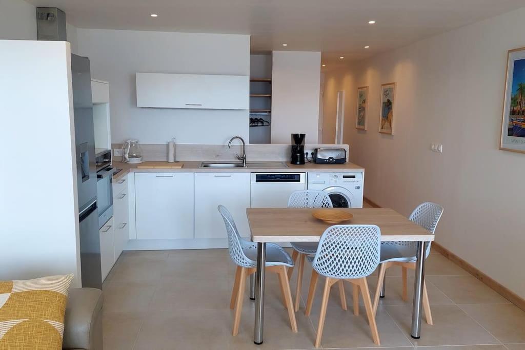 Front De Mer - Emplacement Prise Au Calme - T2 Moderne Et Entierement Climatise - Tout A Pieds Sanary-sur-Mer Exterior photo